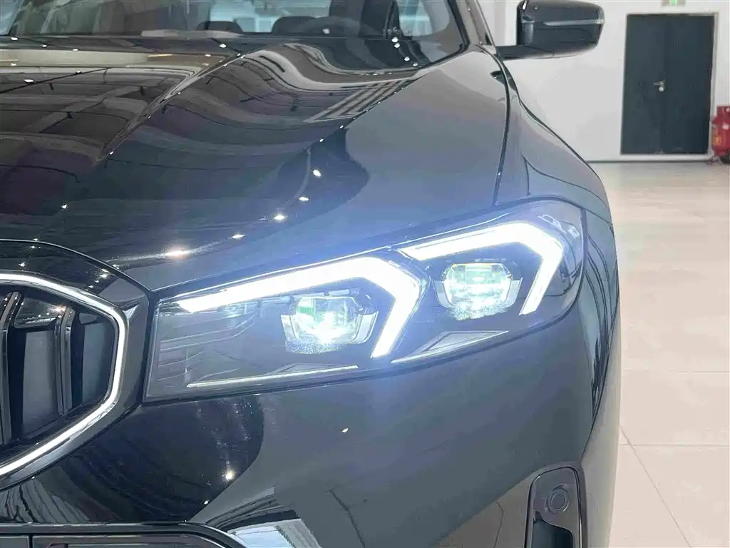 BMW 3 Series — миниатюра 13