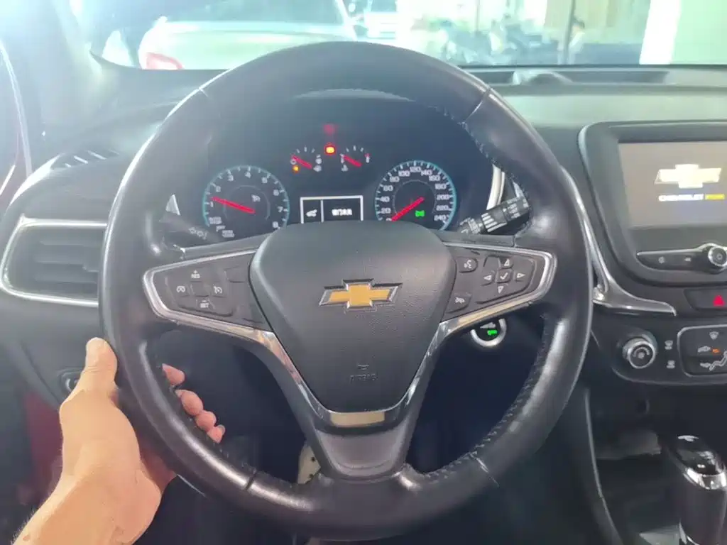 Chevrolet Equinox — миниатюра 11