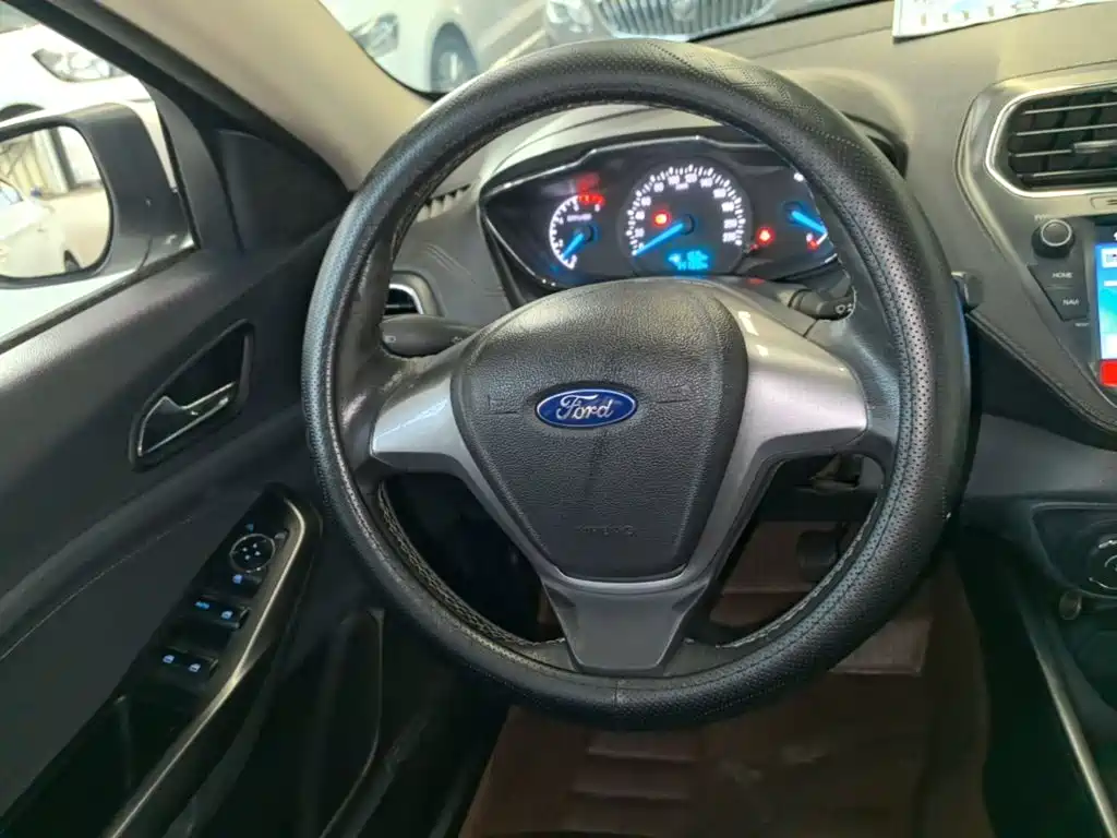 Ford Escort — миниатюра 11