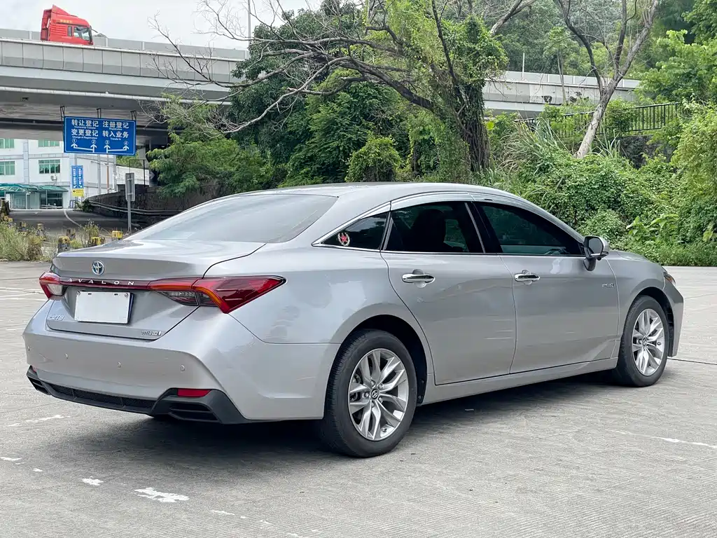 Toyota Avalon — миниатюра 10