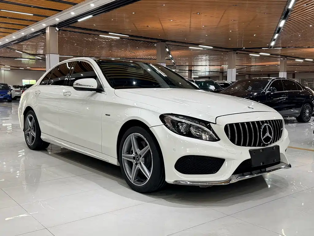 Mercedes-Benz C-Class — миниатюра 3