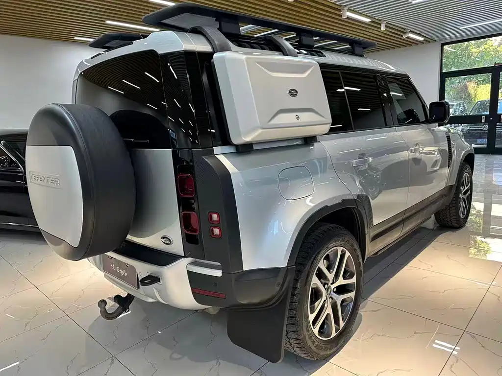Land Rover Defender — миниатюра 4