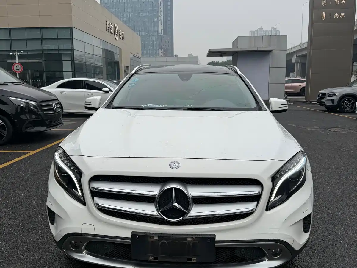 Mercedes-Benz GLA