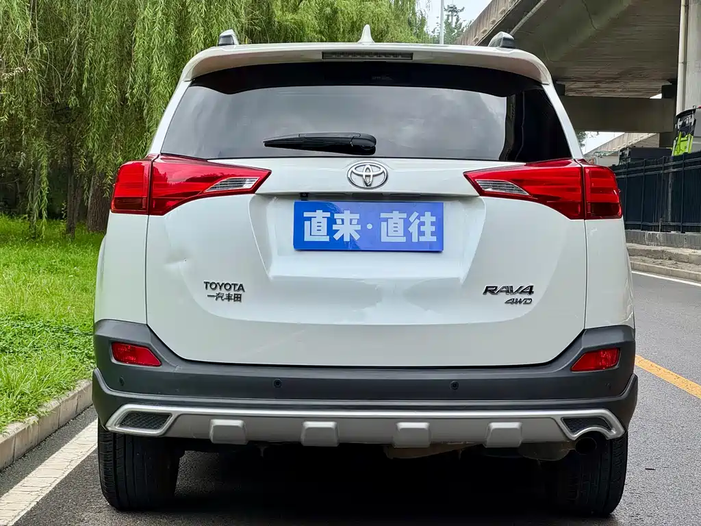 Toyota RAV4 — миниатюра 14