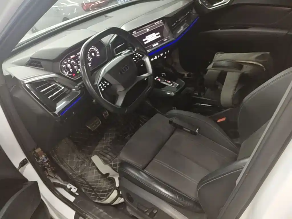 Audi Q4 e-tron — миниатюра 15