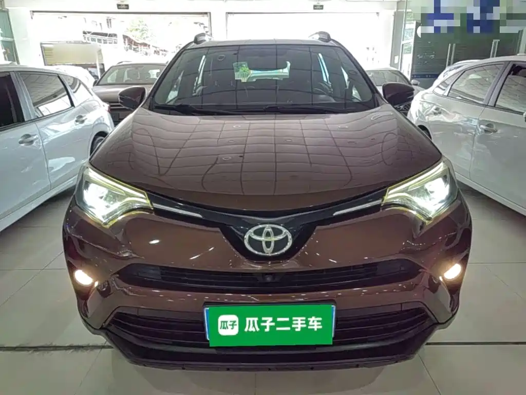 Toyota RAV4 — миниатюра 3