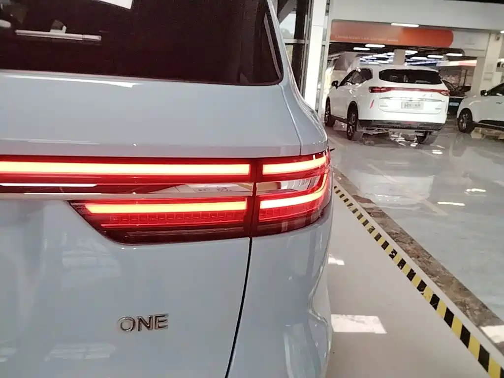 Li Auto Li ONE — миниатюра 8