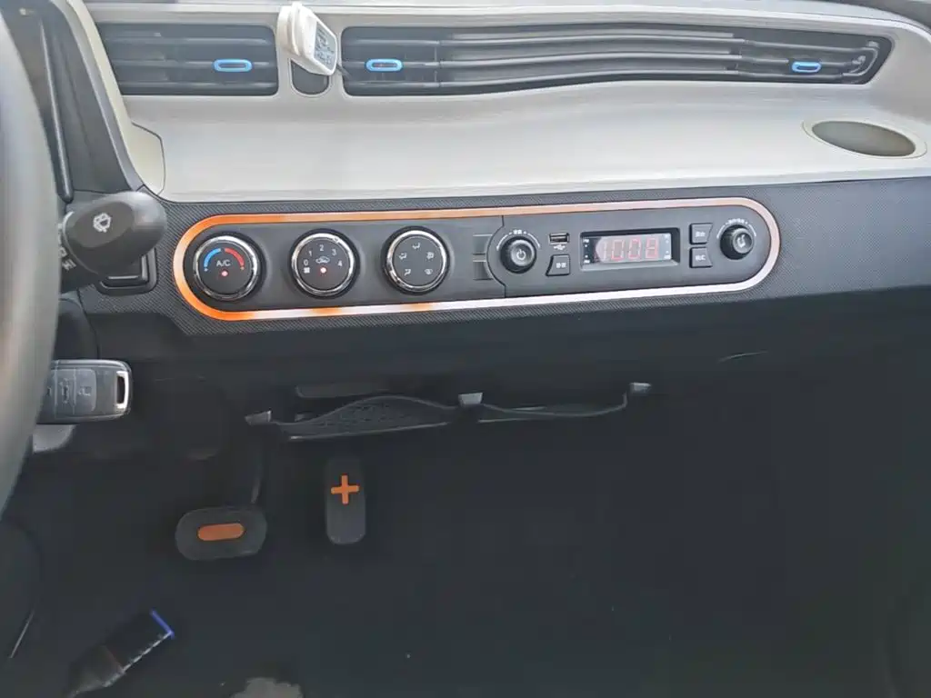 Wuling MINIEV — миниатюра 13