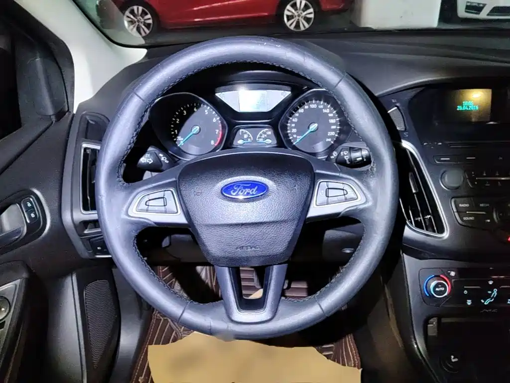 Ford Focus — миниатюра 11