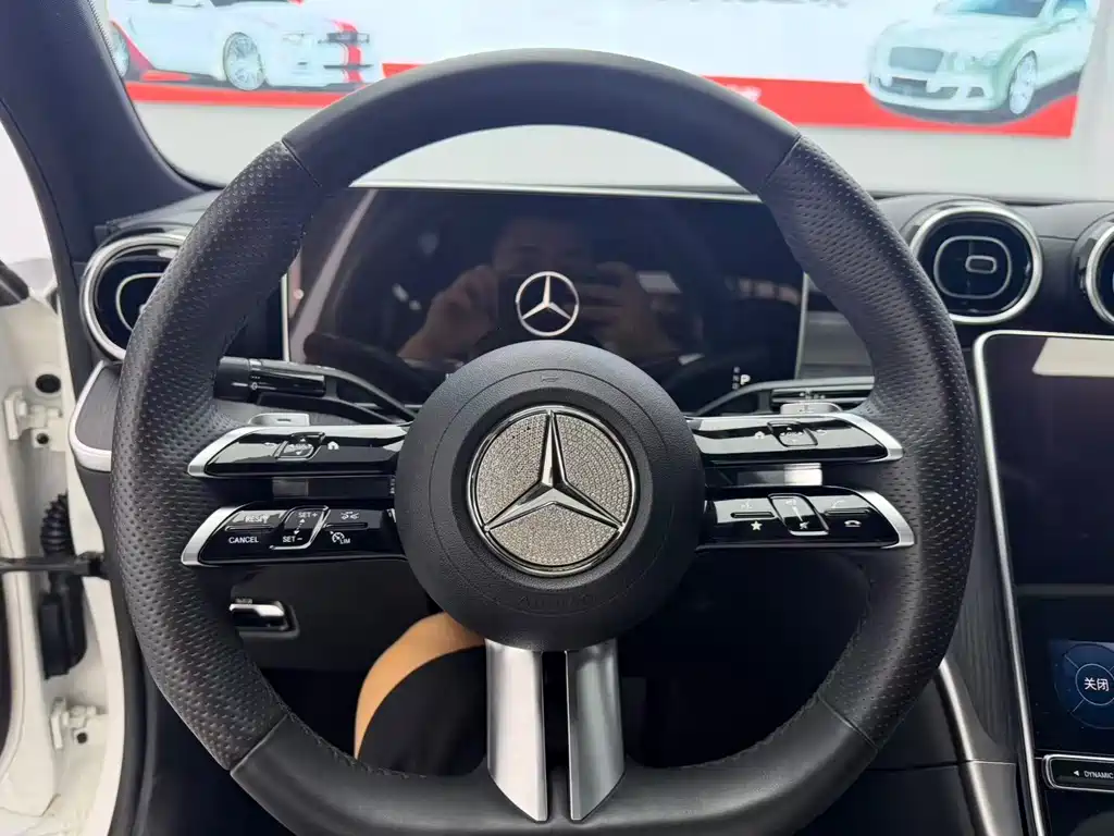 Mercedes-Benz C-Class — миниатюра 6