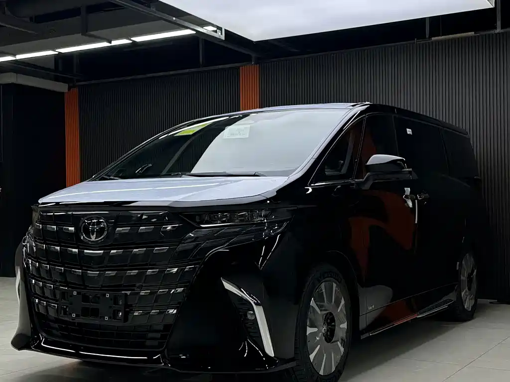 Toyota Alphard — миниатюра 3