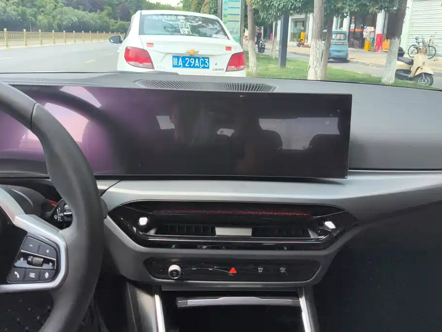 BMW i3 — миниатюра 13