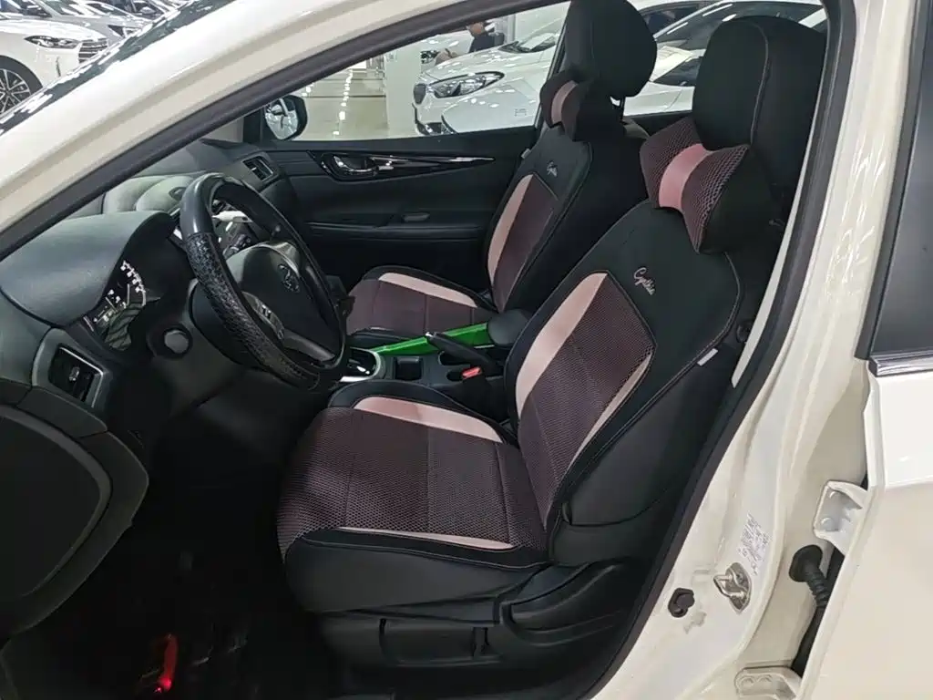Nissan Tiida — миниатюра 15