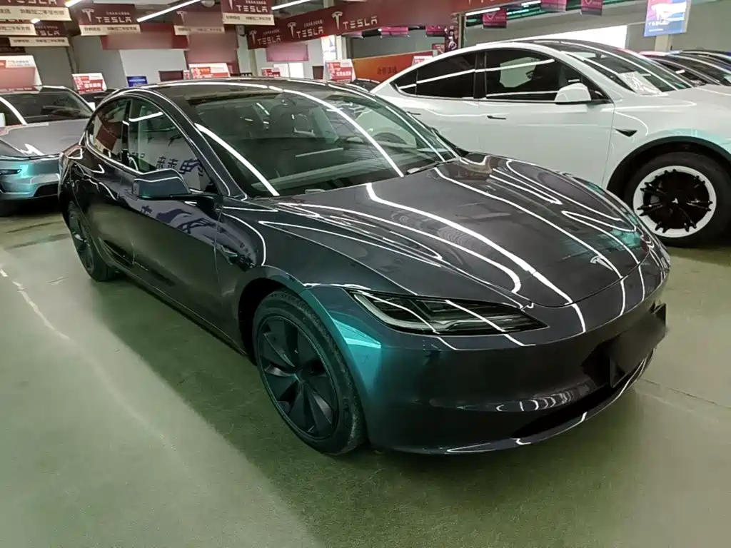 Tesla Model 3 — миниатюра 4