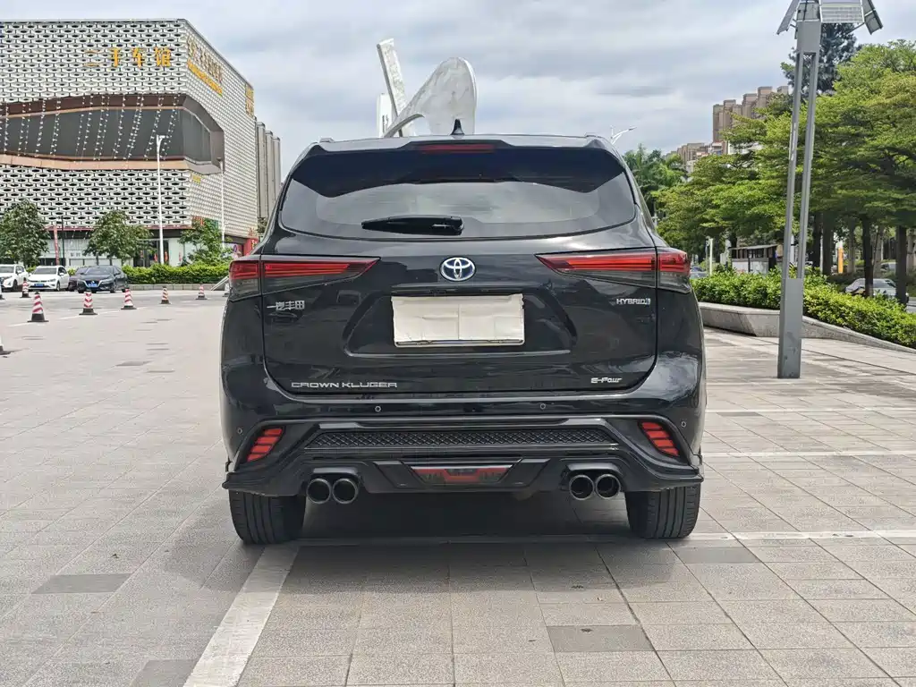 Toyota Crown Kluger — миниатюра 3