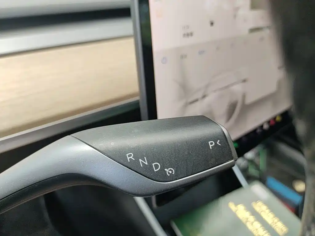 Tesla Model 3 — миниатюра 14