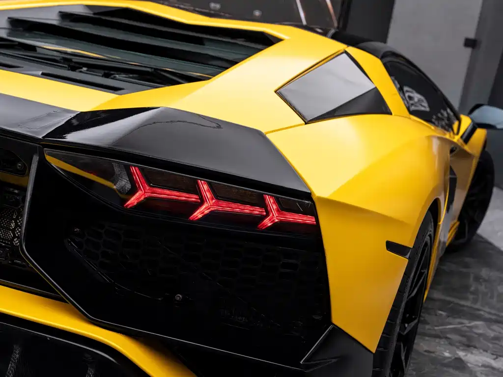 Lamborghini Aventador — миниатюра 12