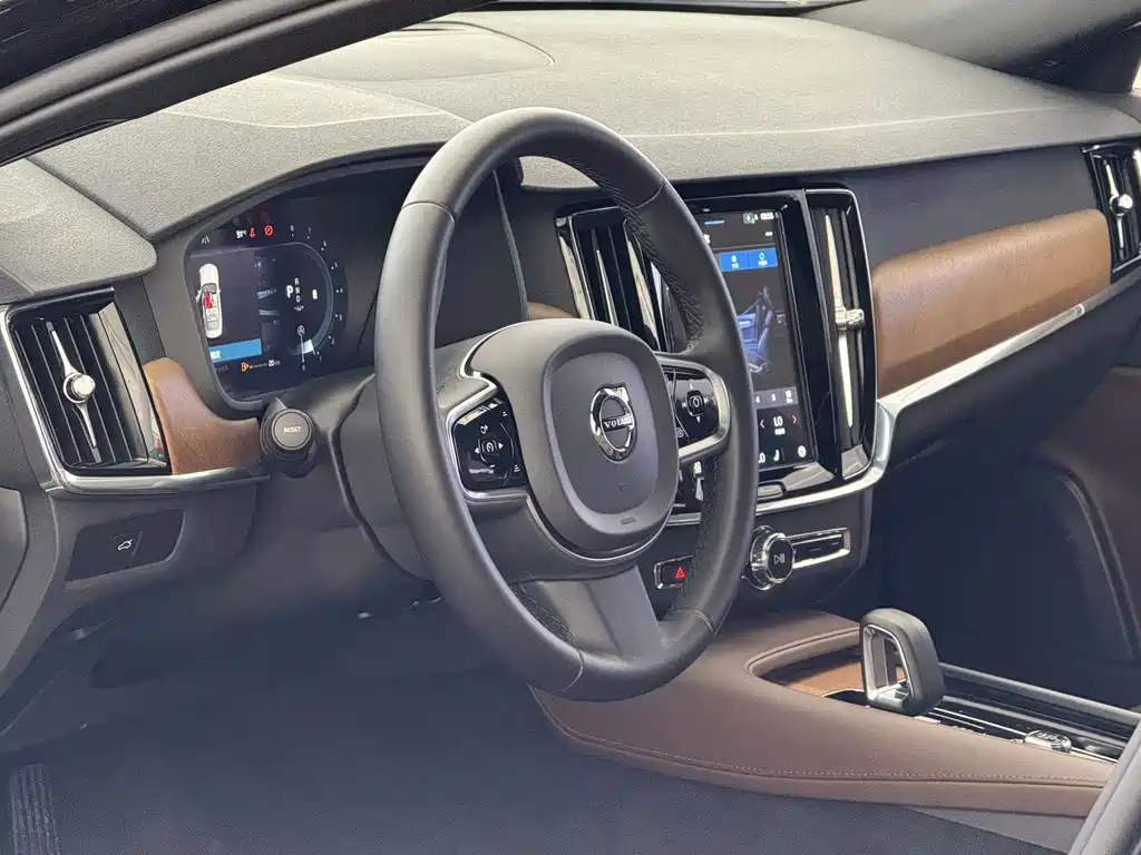 Volvo S90 — миниатюра 14