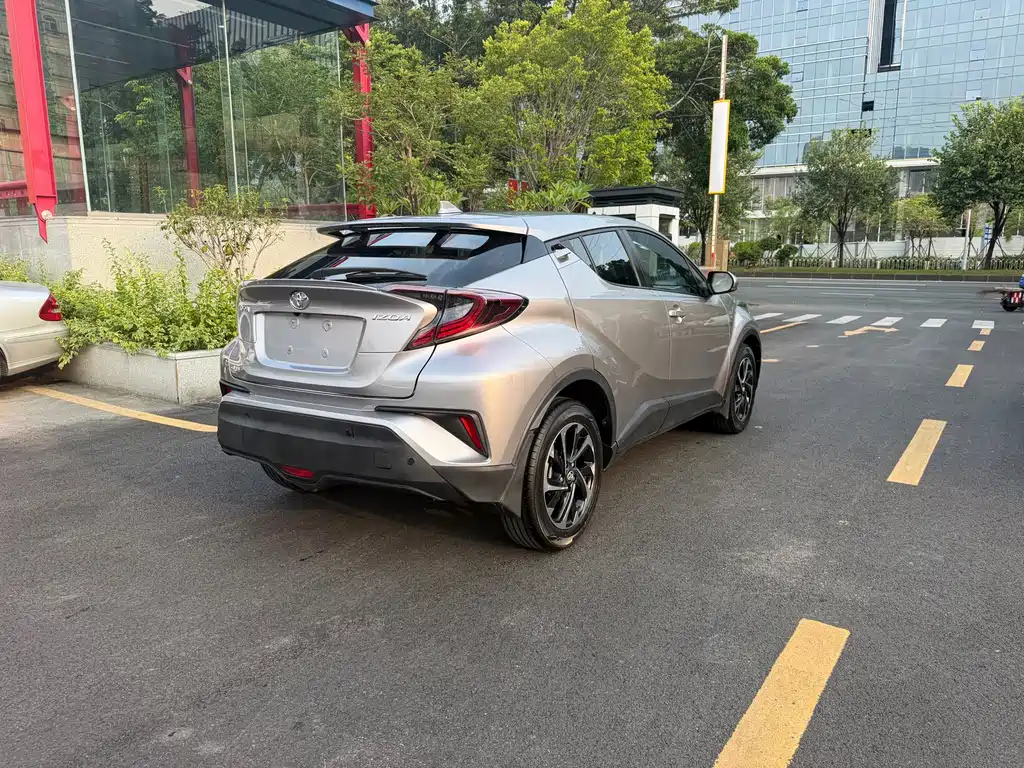 Toyota IZOA — миниатюра 5