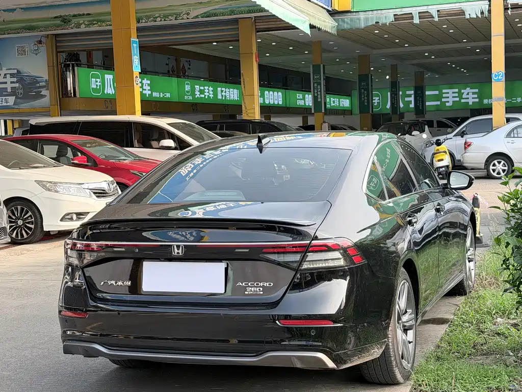 Honda Accord — миниатюра 13