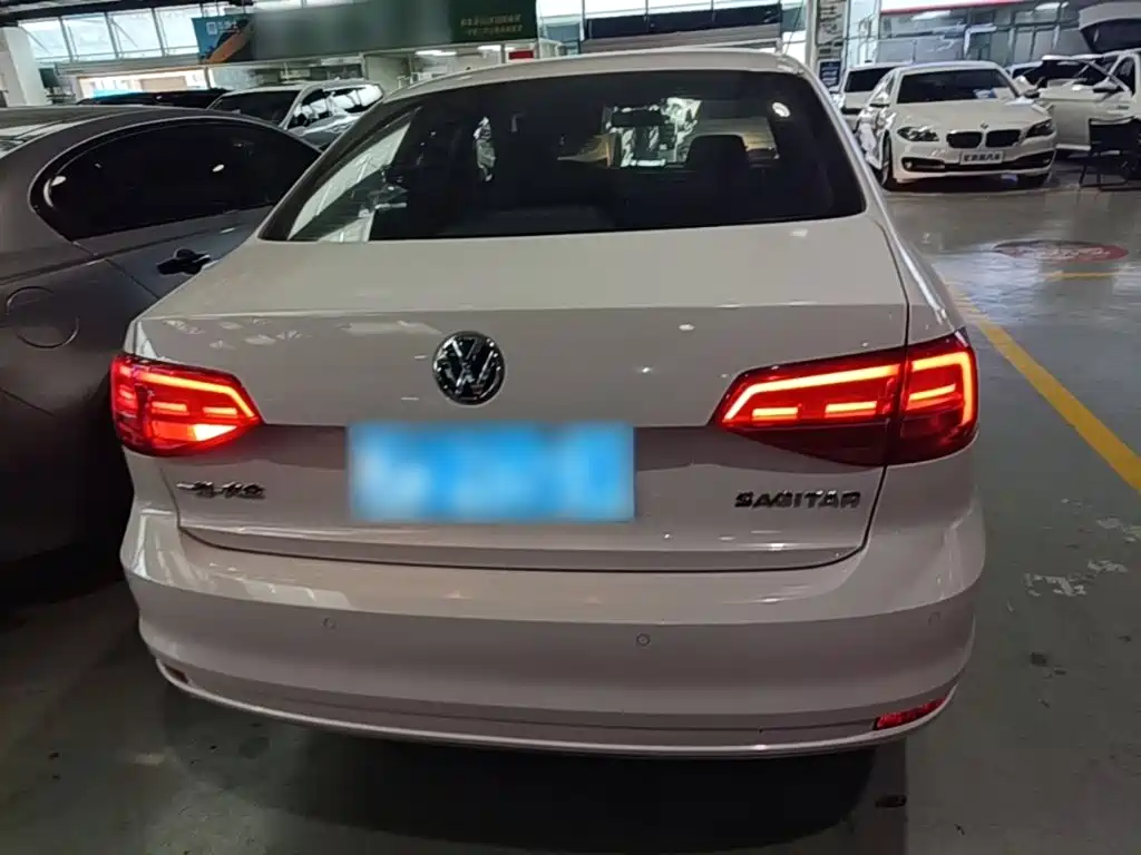 Volkswagen Sagitar — миниатюра 6