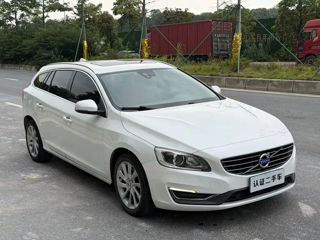 Volvo V60 2015 T5