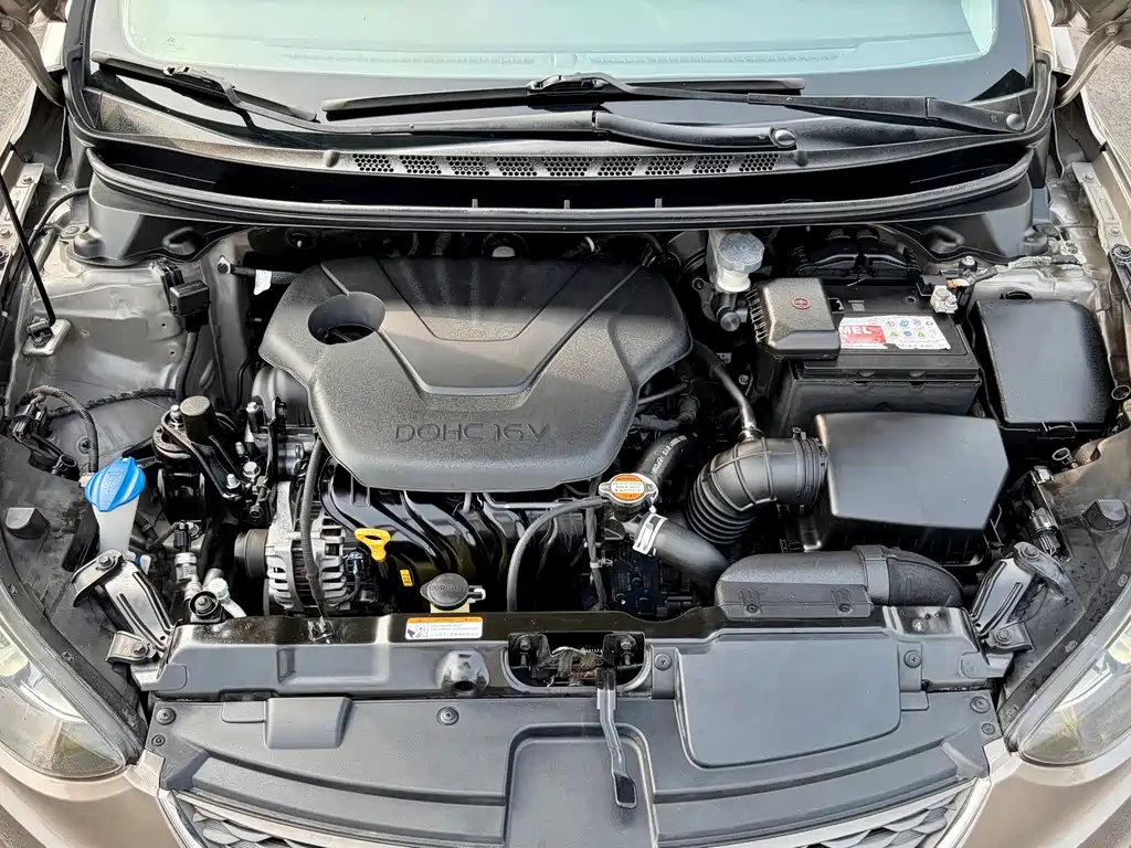 Hyundai Elantra Langdong — миниатюра 26