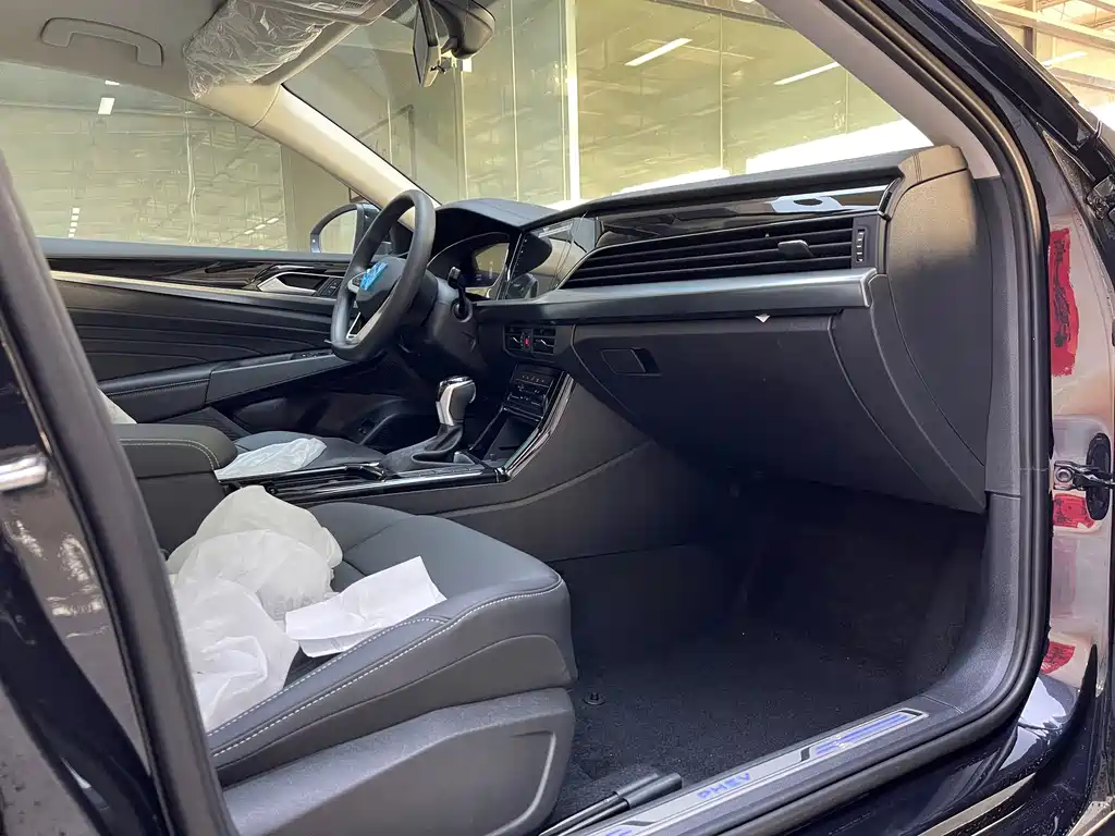 Volkswagen 帕萨特插电混动 — миниатюра 10