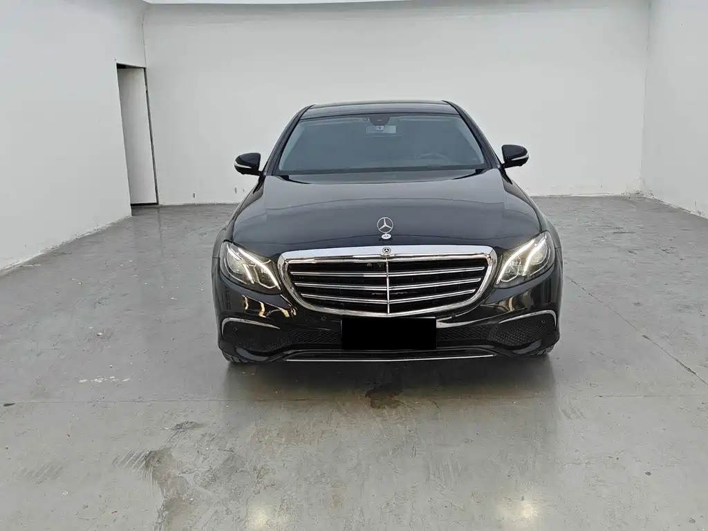 Mercedes-Benz E-Class — миниатюра 2