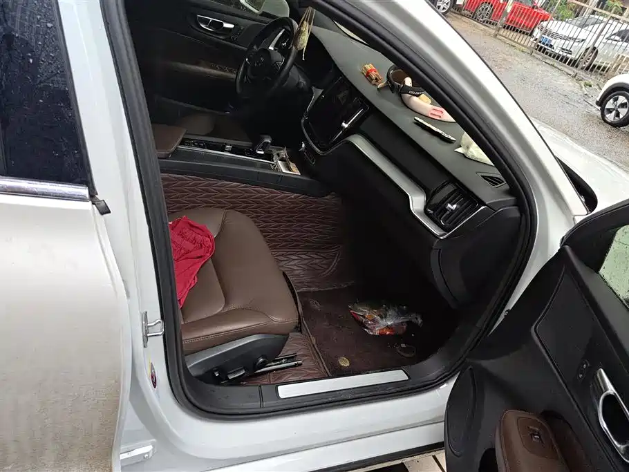 Volvo S60 2022 B4 Luxury