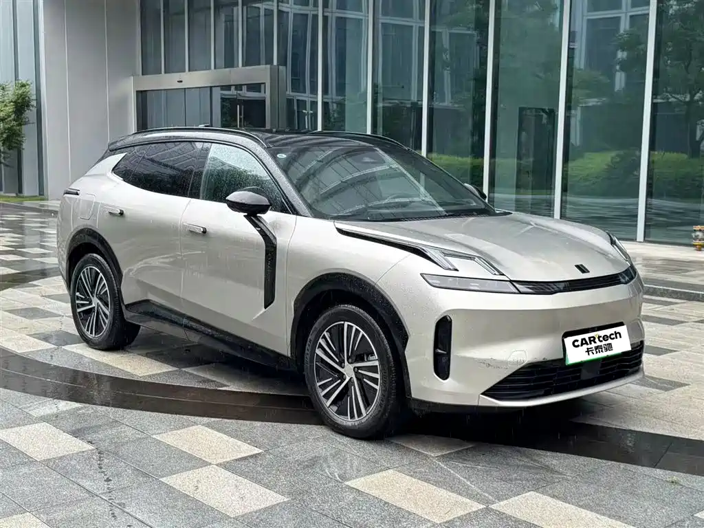 Lynk & Co 08 EM-P 2023 245km Halo
