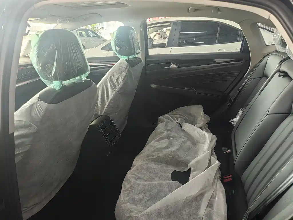 VOLKSWAGEN PASSAT NEW ENERGY