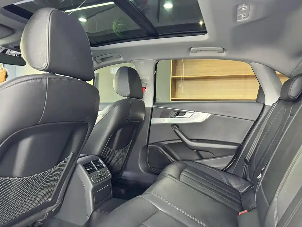 Audi A4L 2019 40 TFSI Fashion VI