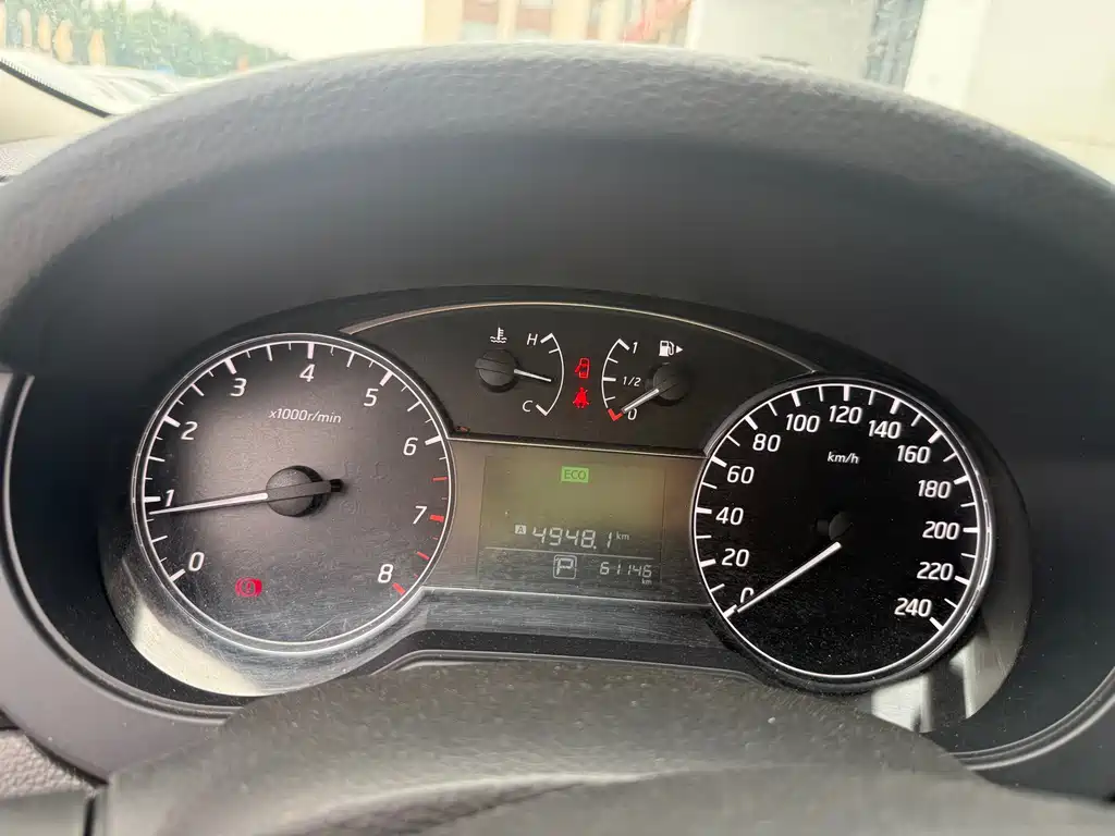 Nissan Tiida — миниатюра 9