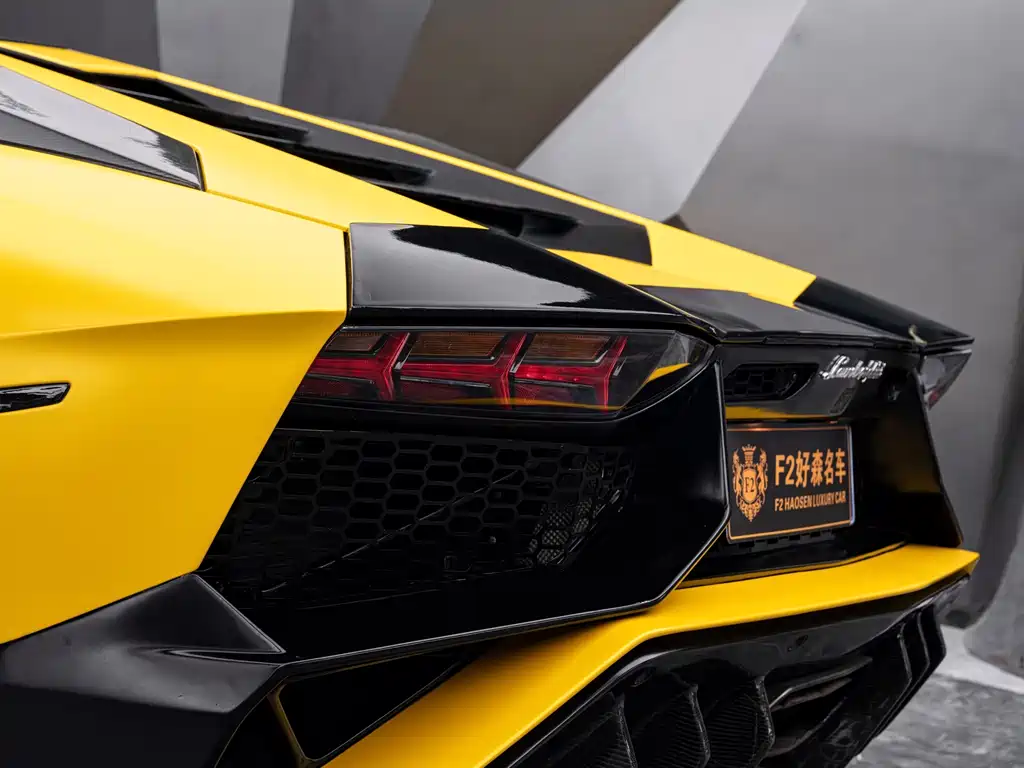 Lamborghini Aventador — миниатюра 16