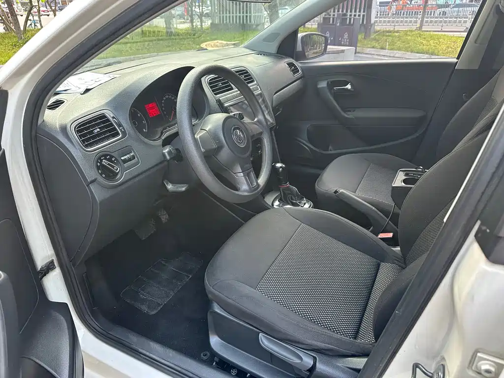 Volkswagen Polo — миниатюра 13