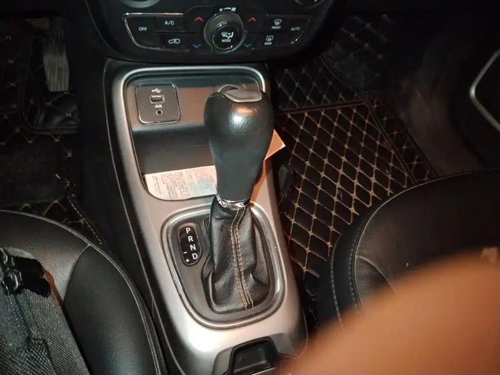 Jeep Compass — миниатюра 7