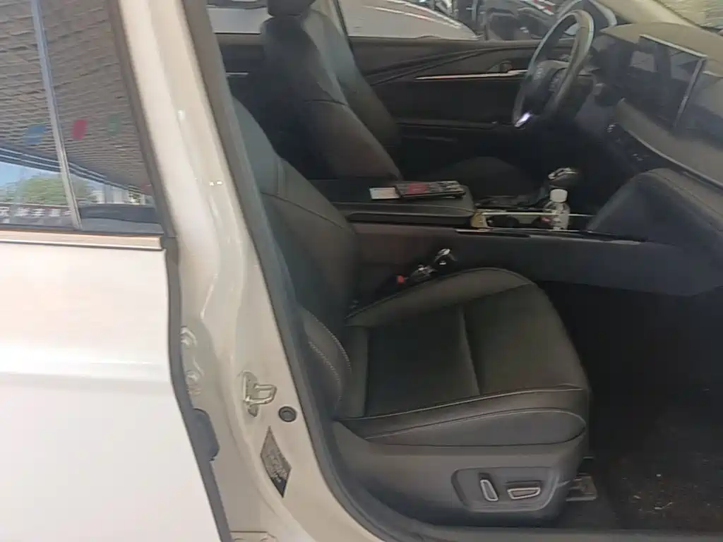 Toyota Camry — миниатюра 25