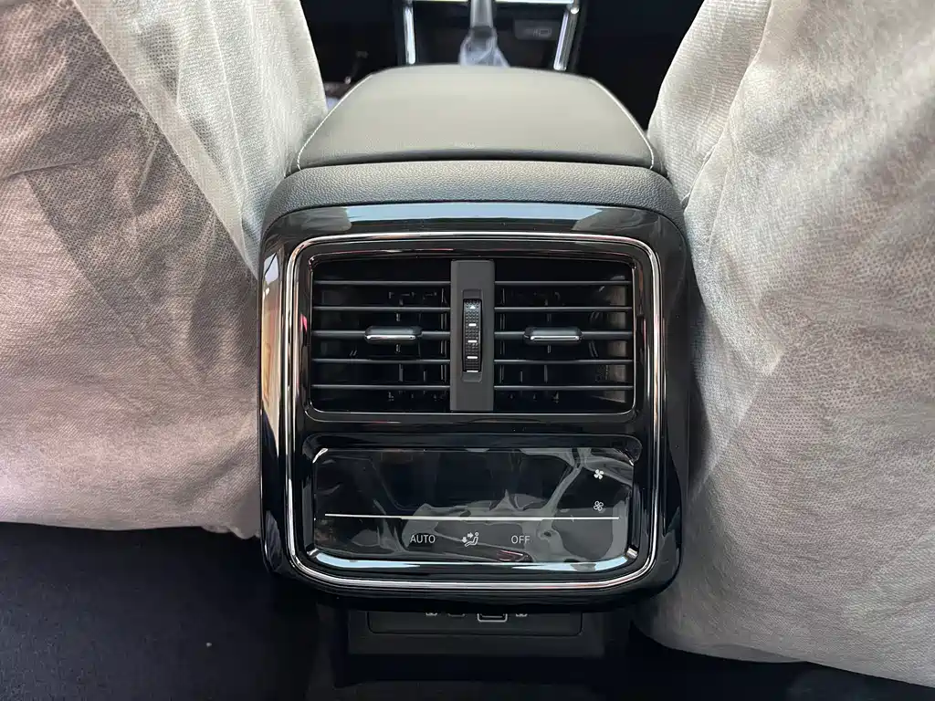 Volkswagen 帕萨特插电混动 — миниатюра 19