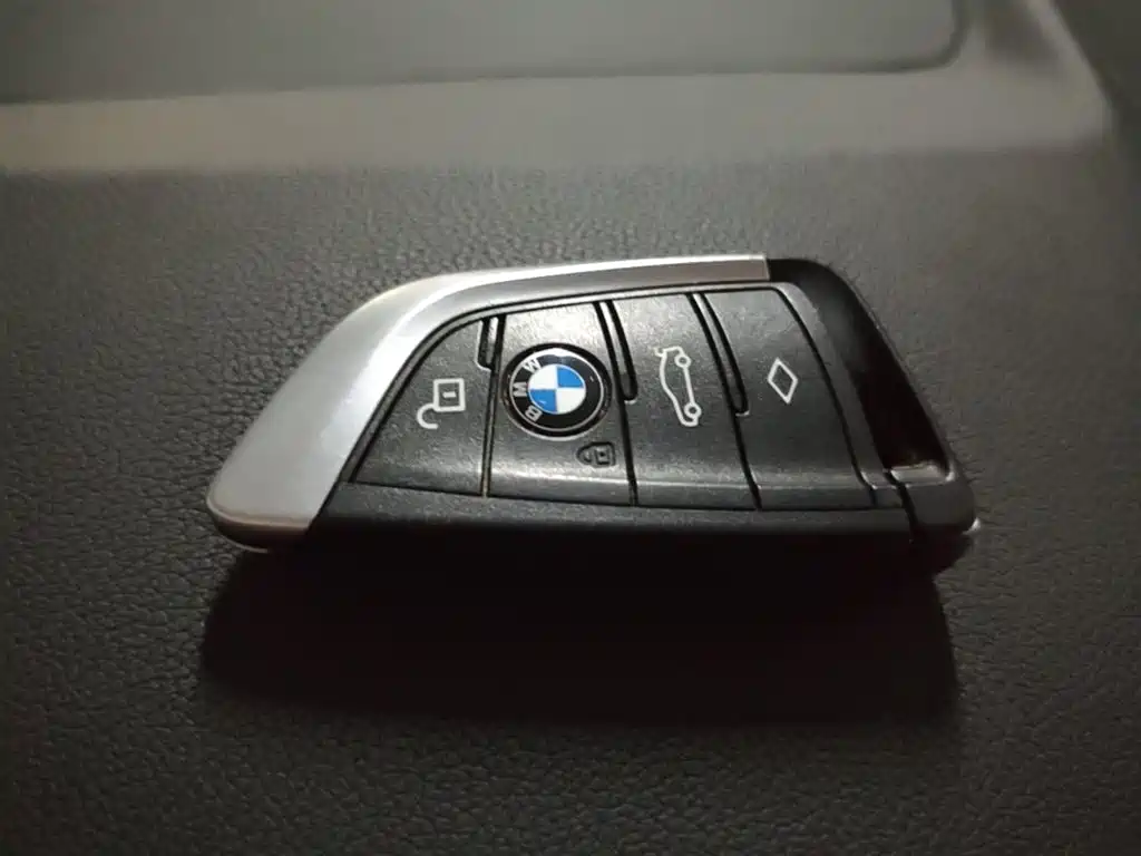 BMW iX3 — миниатюра 9
