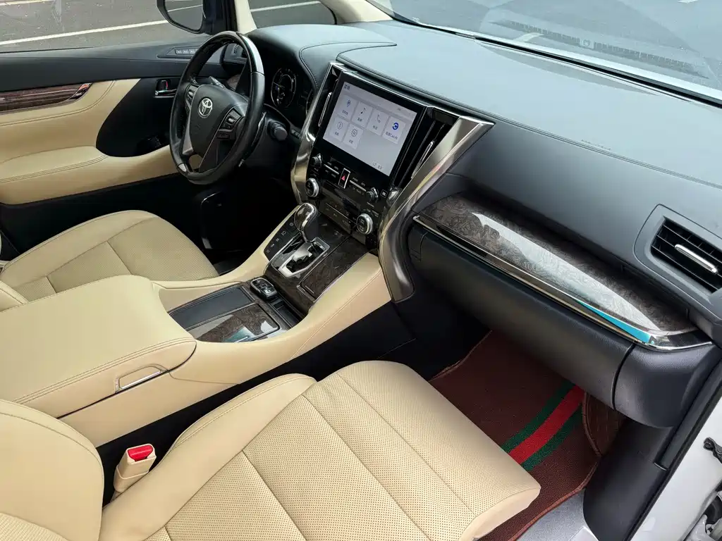 Toyota Vellfire — миниатюра 10