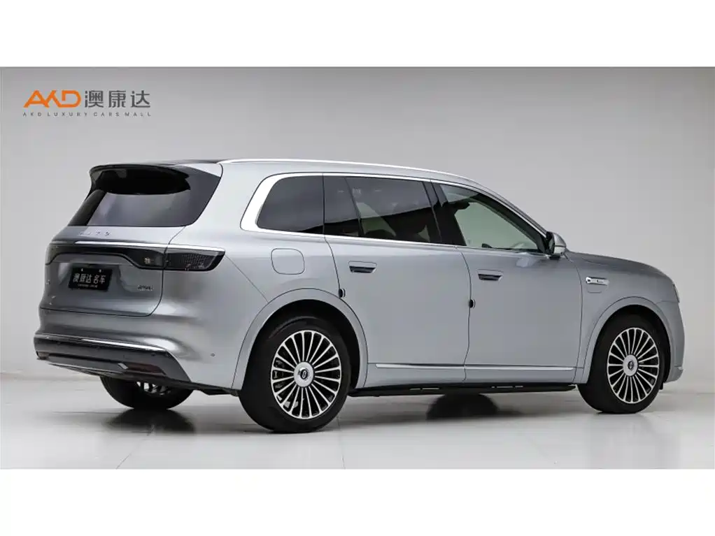 AITO ASK THE WORLD M8