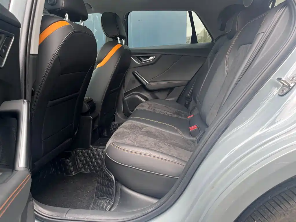 Audi Q2L e-tron — миниатюра 8