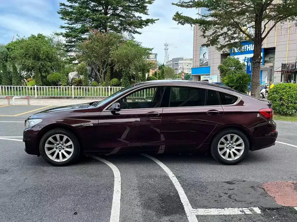 BMW 5 Series GT — миниатюра 4