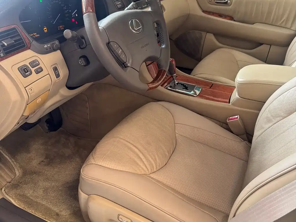 Lexus LS — миниатюра 8