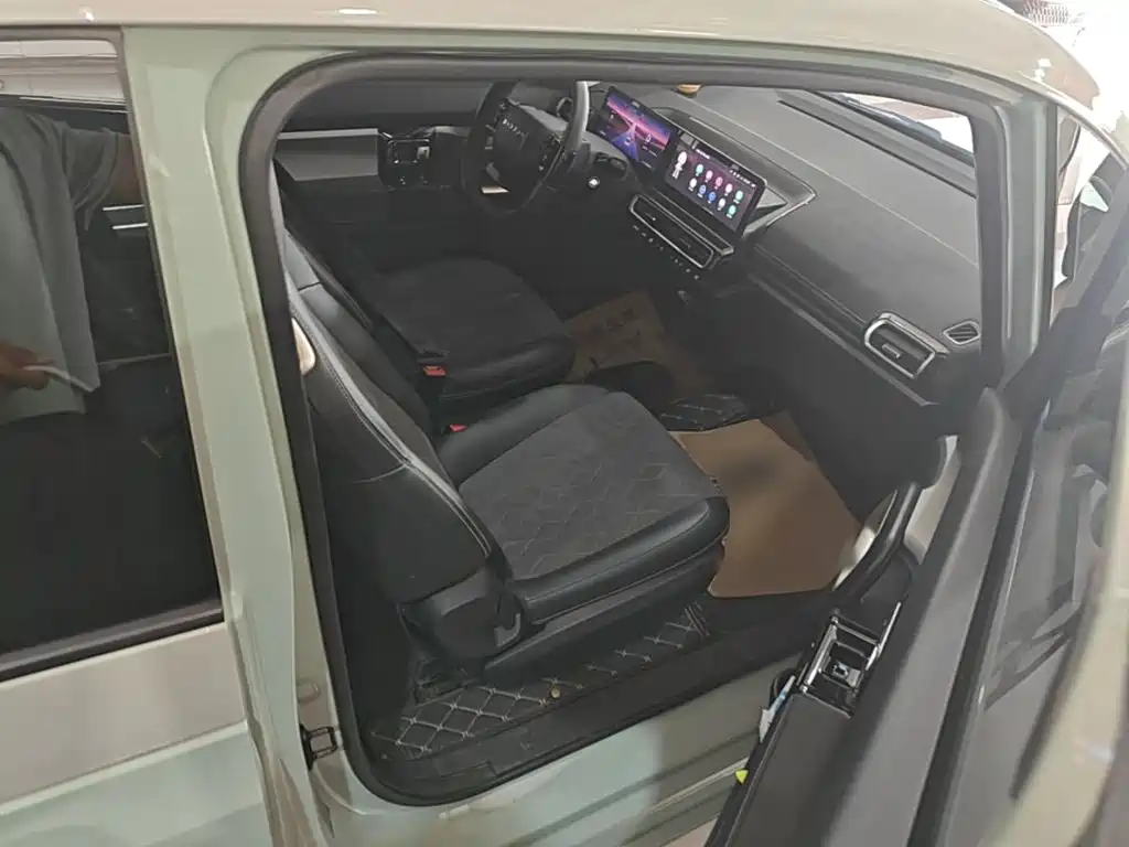 Baojun KiWi EV — миниатюра 25
