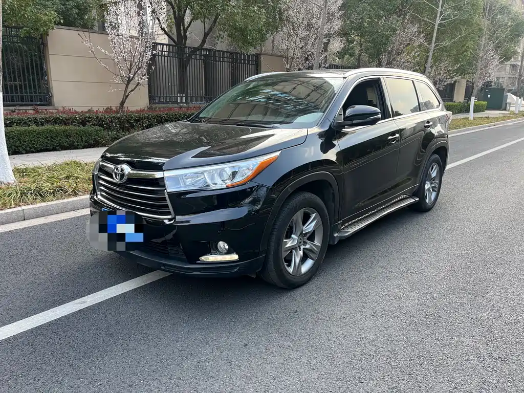 TOYOTA HIGHLANDER