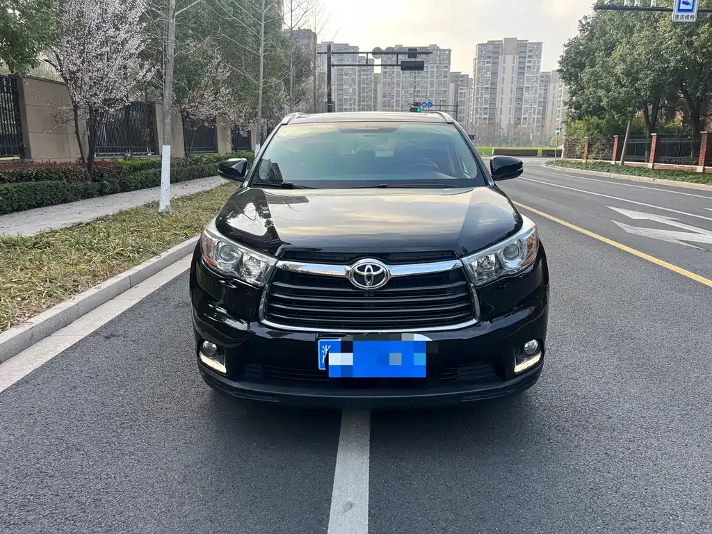 TOYOTA HIGHLANDER