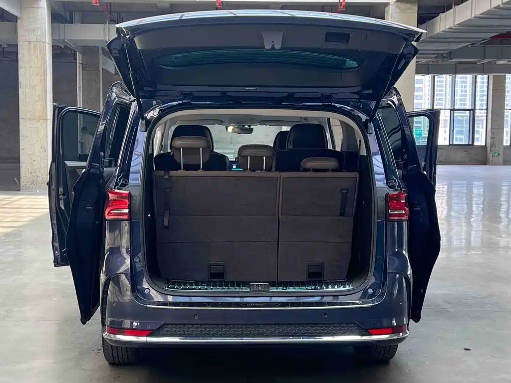 Roewe iMAX8 New Energy — миниатюра 7