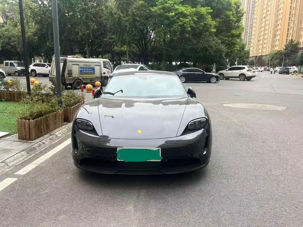 Porsche Taycan — миниатюра 10